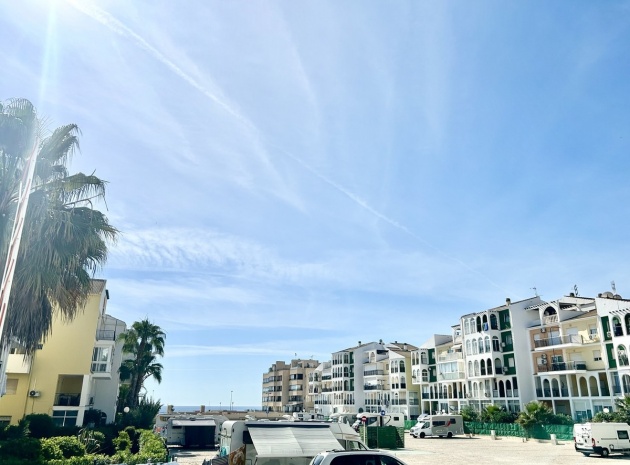 Resale - Apartment - Torrevieja - Torrevieja Centro