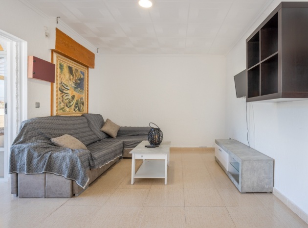 Revente - Villa - Torrevieja - Urbanización San Luis