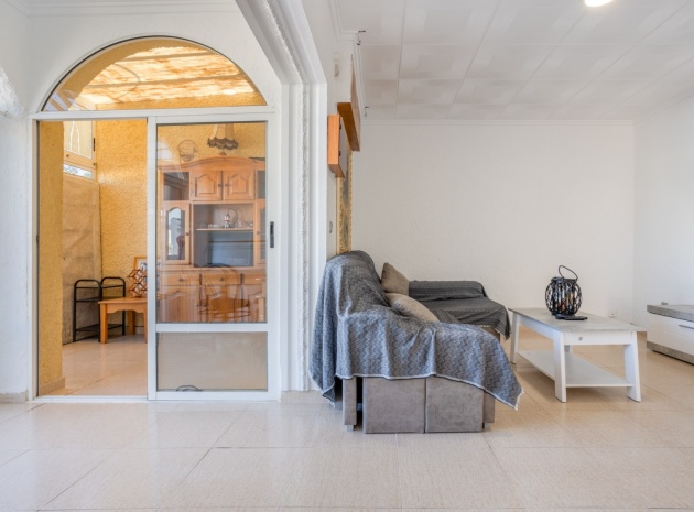 Revente - Villa - Torrevieja - Urbanización San Luis