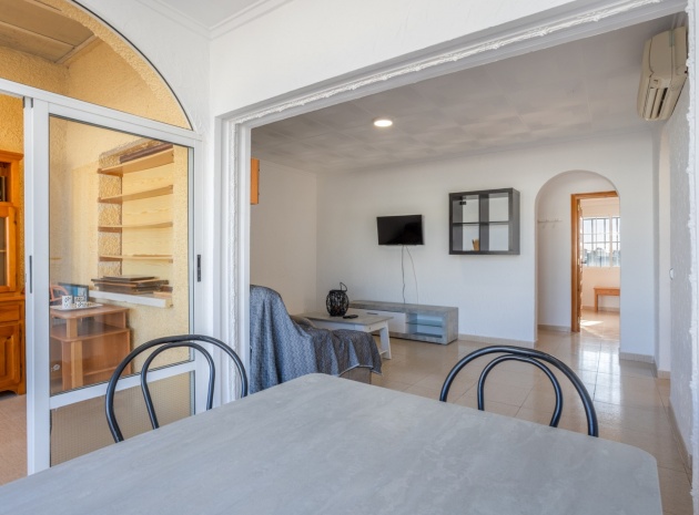 Revente - Villa - Torrevieja - Urbanización San Luis