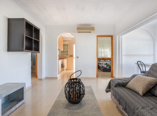 Revente - Villa - Torrevieja - Urbanización San Luis
