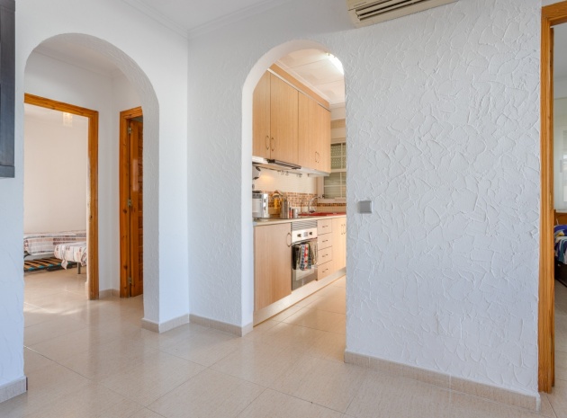 Revente - Villa - Torrevieja - Urbanización San Luis