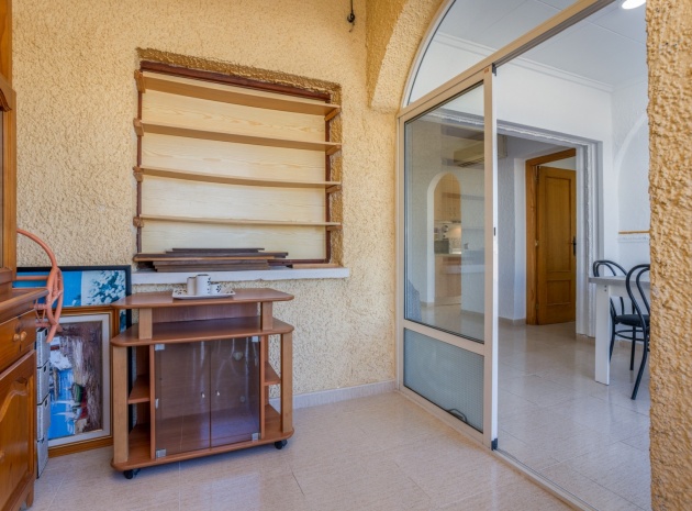 Revente - Villa - Torrevieja - Urbanización San Luis