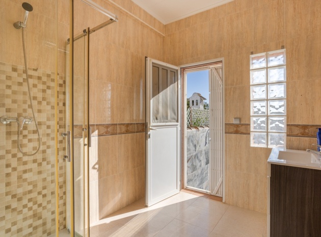 Revente - Villa - Torrevieja - Urbanización San Luis