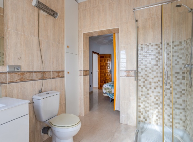 Revente - Villa - Torrevieja - Urbanización San Luis