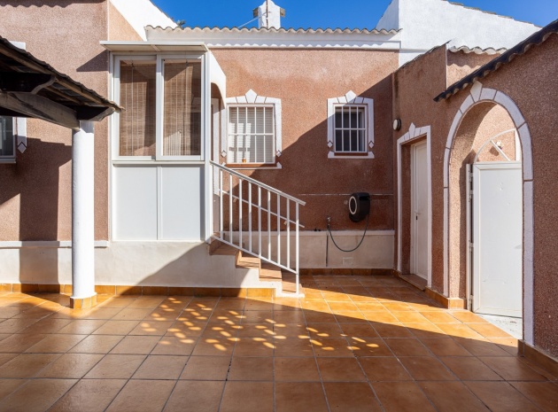 Revente - Villa - Torrevieja - Urbanización San Luis