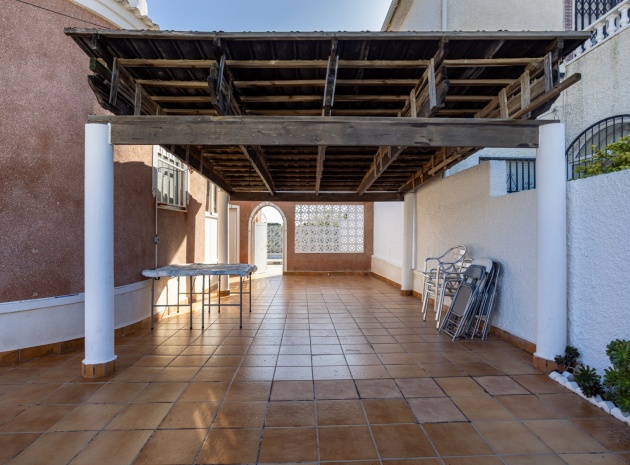 Revente - Villa - Torrevieja - Urbanización San Luis
