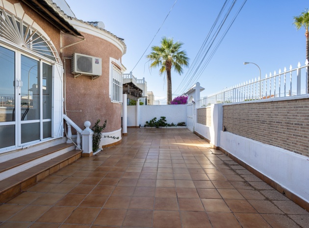Revente - Villa - Torrevieja - Urbanización San Luis