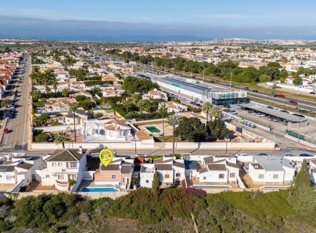 Revente - Villa - Torrevieja - Urbanización San Luis