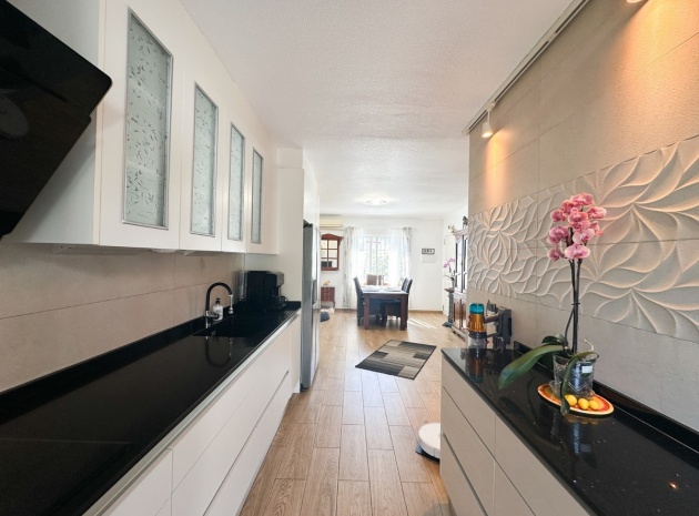 Resale - Townhouse - Torrevieja - Torrevieja Centro