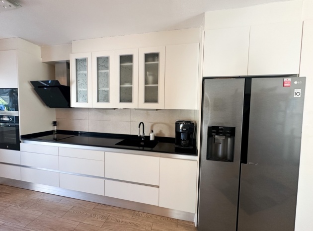Resale - Townhouse - Torrevieja - Torrevieja Centro