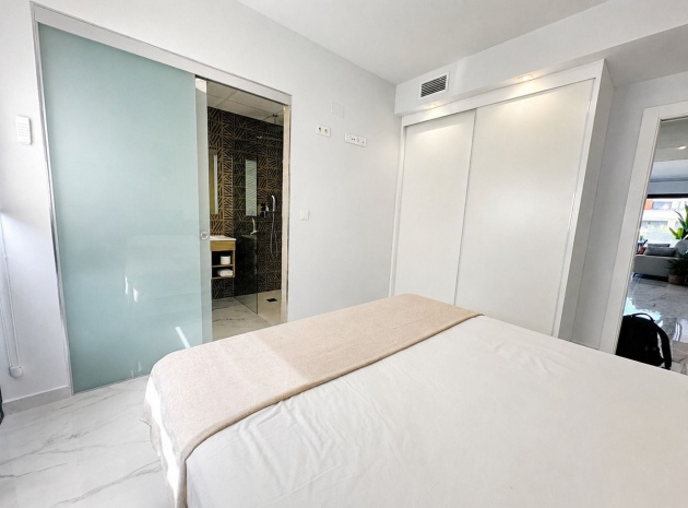 Resale - Apartment - Villamartin - Costa Blanca South