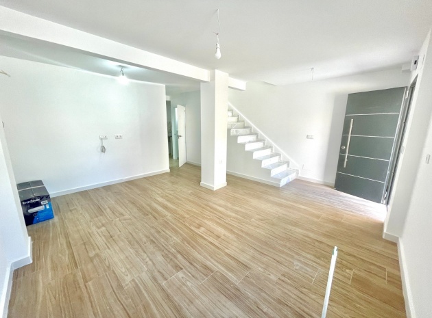 Resale - Townhouse - Daya Vieja