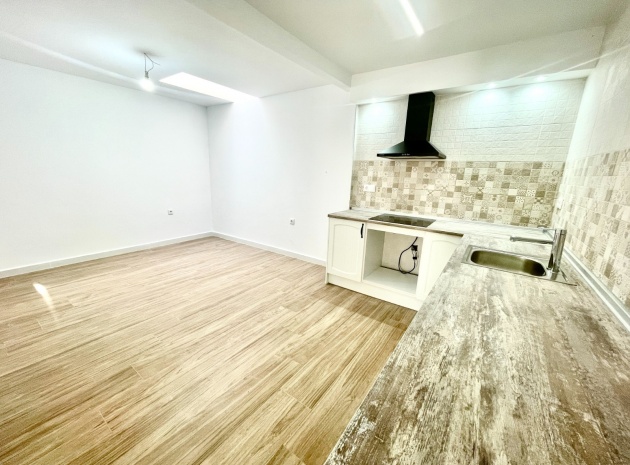 Resale - Townhouse - Daya Vieja
