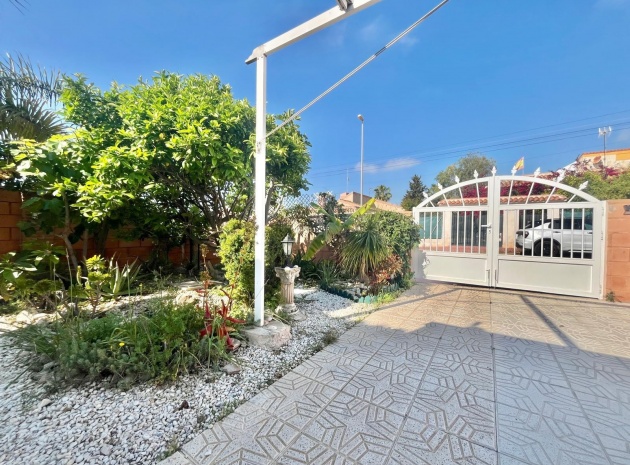 Resale - Villa - Playa Flamenca - las chismosas