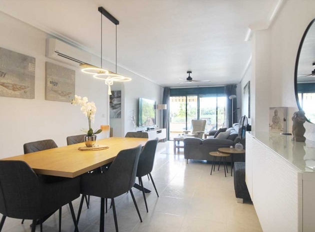 Resale - Apartment - Campoamor