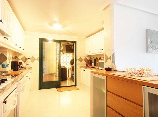 Resale - Apartment - Campoamor