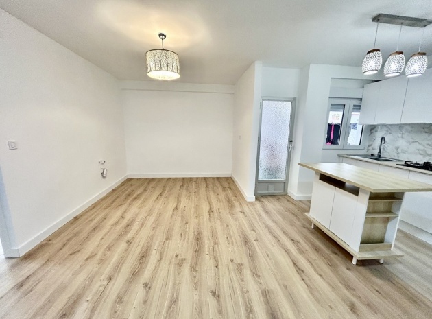 Wiederverkauf - Wohnung - Torrevieja - Torrevieja Centro