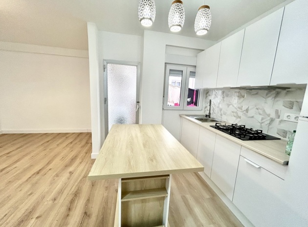 Wiederverkauf - Wohnung - Torrevieja - Torrevieja Centro
