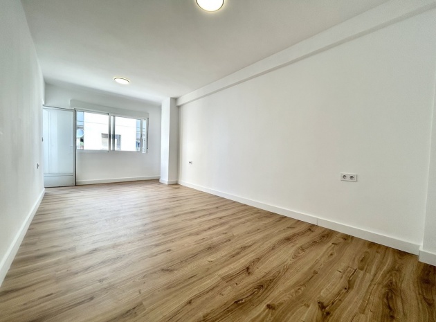Wiederverkauf - Wohnung - Torrevieja - Torrevieja Centro