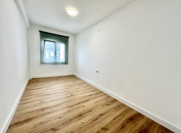 Wiederverkauf - Wohnung - Torrevieja - Torrevieja Centro