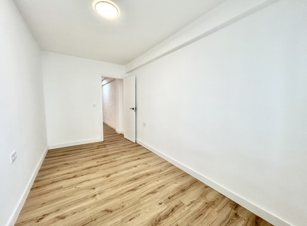 Wiederverkauf - Wohnung - Torrevieja - Torrevieja Centro