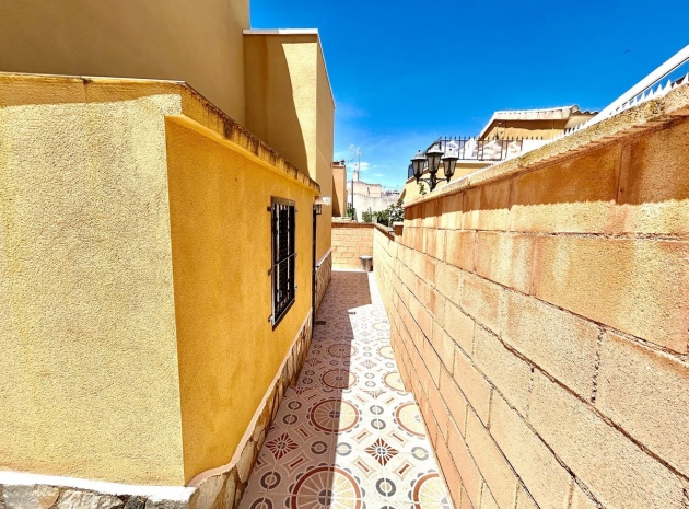 Resale - Villa - Los Balcones - Costa Blanca South