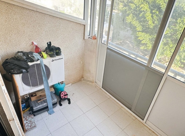 Resale - Apartment - Torrevieja - La Siesta
