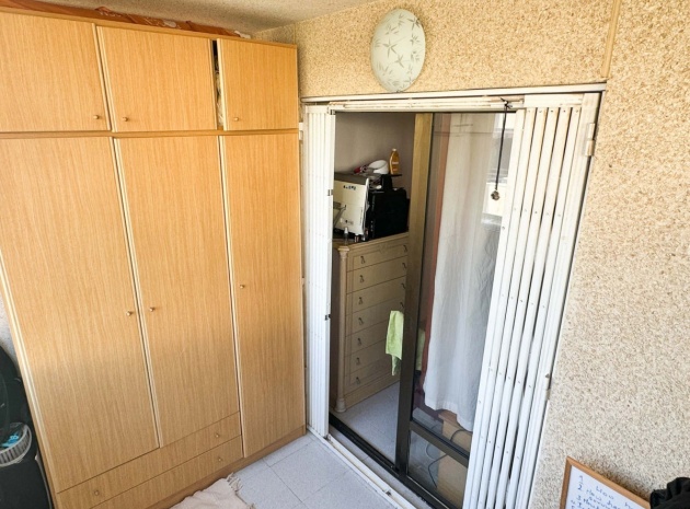 Resale - Apartment - Torrevieja - La Siesta