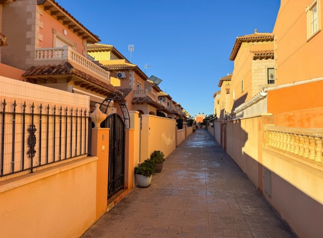 Resale - Townhouse - Torrevieja - Aguas Nuevas
