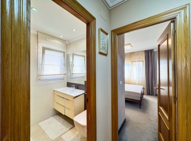 Resale - Townhouse - Torrevieja - Playa De La Mata