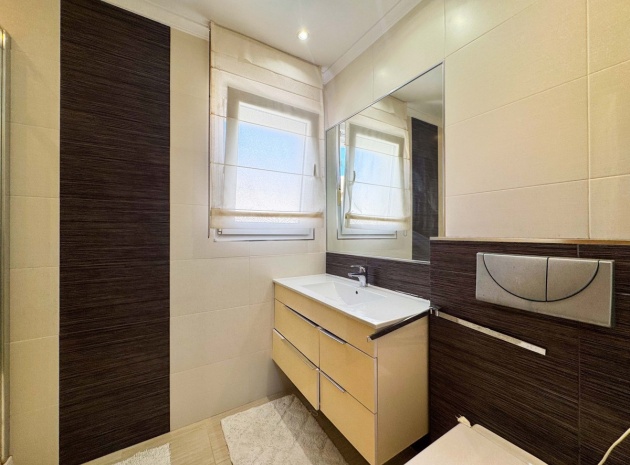 Resale - Townhouse - Torrevieja - Playa De La Mata