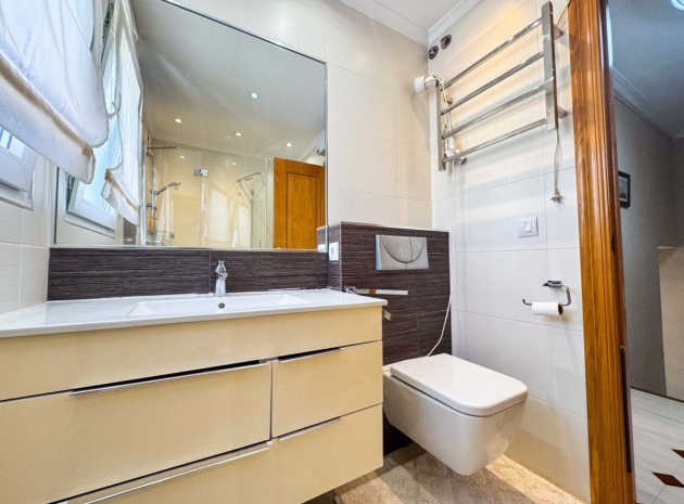 Resale - Townhouse - Torrevieja - Playa De La Mata