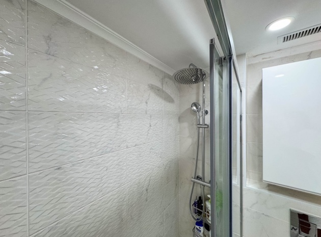 Resale - Apartment - Torrevieja - Torrevieja Centro