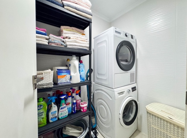 Resale - Apartment - Torrevieja - Torrevieja Centro