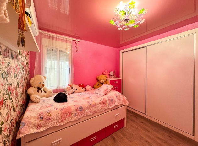 Resale - Apartment - Torrevieja - Torrevieja Centro