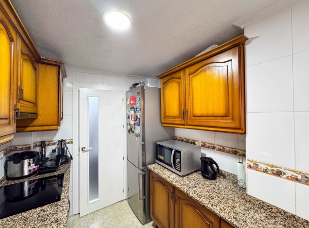 Resale - Apartment - Torrevieja - Torrevieja Centro