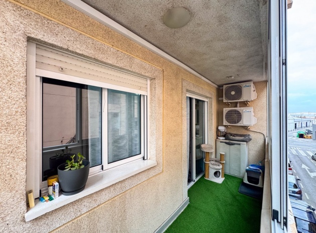 Resale - Apartment - Torrevieja - Torrevieja Centro
