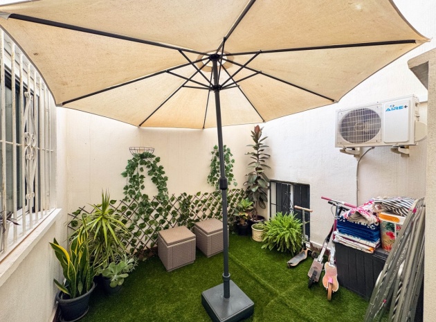 Resale - Apartment - Torrevieja - Torrevieja Centro