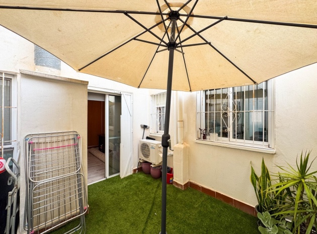 Resale - Apartment - Torrevieja - Torrevieja Centro