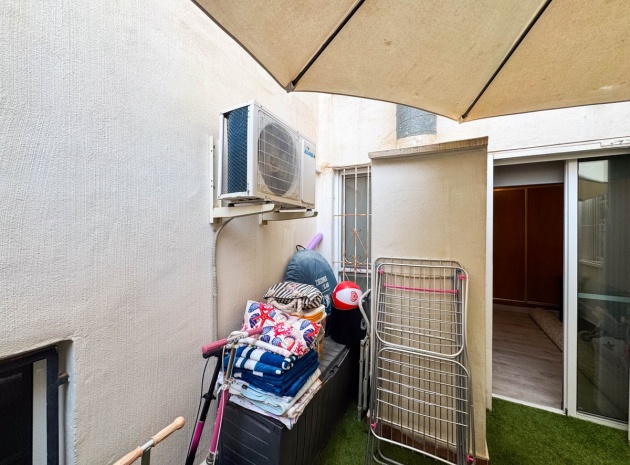 Resale - Apartment - Torrevieja - Torrevieja Centro