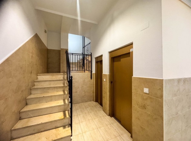 Resale - Apartment - Torrevieja - Torrevieja Centro
