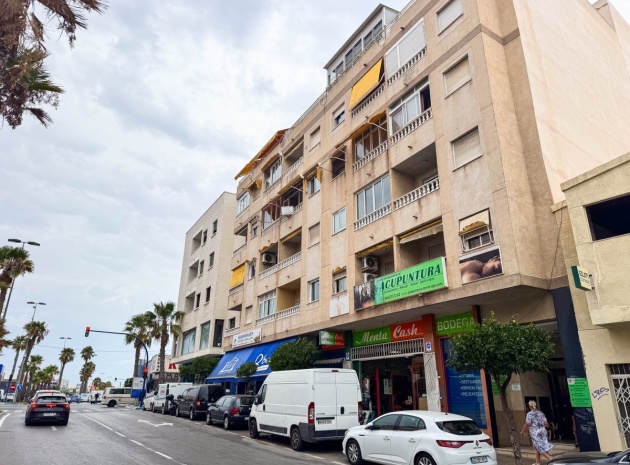 Resale - Apartment - Torrevieja - Torrevieja Centro