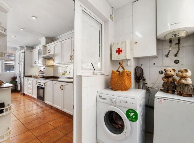 Resale - Apartment - Torrevieja - Torrevieja Centro