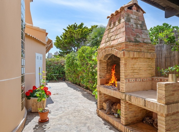 Resale - Villa - Torrevieja - La Mata