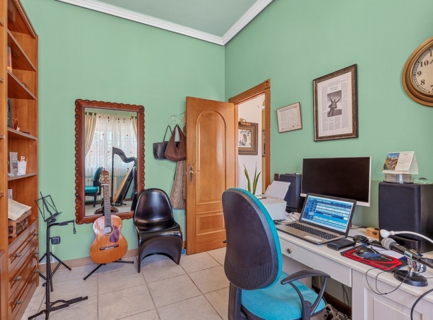 Resale - Villa - Torrevieja - La Mata