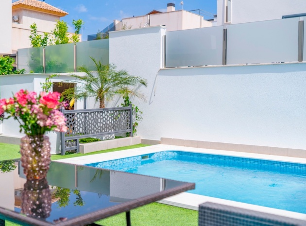Resale - Villa - Torrevieja - Torrevieja Centro