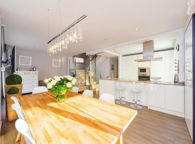 Resale - Villa - Torrevieja - Torrevieja Centro