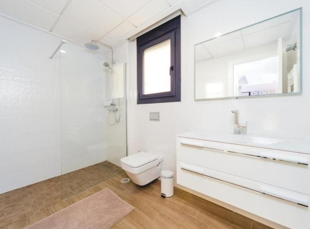 Resale - Villa - Torrevieja - Torrevieja Centro