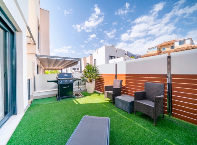 Resale - Villa - Torrevieja - Torrevieja Centro